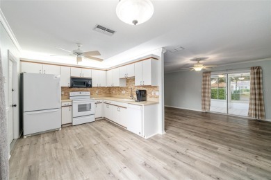 Don't miss this Rare to come by Oak Model- 2 Bedrooms 2 Bath's - on Eagle Ridge At Spruce Creek Country Club in Florida - for sale on GolfHomes.com, golf home, golf lot