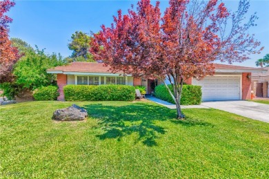 LOCATION, LOCATION with CURB APPEAL & CHARM! RARE, single story on WildHorse Golf Club in Nevada - for sale on GolfHomes.com, golf home, golf lot
