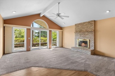 This beautifully maintained single-level home is tucked away on on Oak Knoll Golf Course in Oregon - for sale on GolfHomes.com, golf home, golf lot
