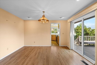 This beautifully maintained single-level home is tucked away on on Oak Knoll Golf Course in Oregon - for sale on GolfHomes.com, golf home, golf lot