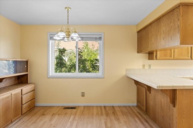 This beautifully maintained single-level home is tucked away on on Oak Knoll Golf Course in Oregon - for sale on GolfHomes.com, golf home, golf lot