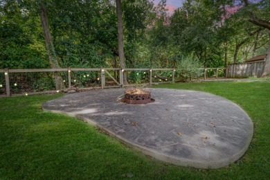 Beautifully updated 4-level split in Oak Meadows offering nearly on St. Andrews Golf and Country Club in Illinois - for sale on GolfHomes.com, golf home, golf lot