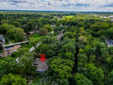Beautifully updated 4-level split in Oak Meadows offering nearly on St. Andrews Golf and Country Club in Illinois - for sale on GolfHomes.com, golf home, golf lot