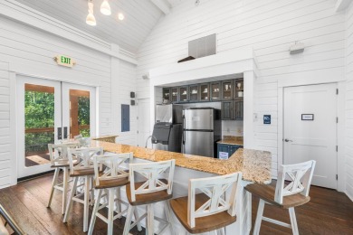 Beautifully updated ground-floor condo with 1 bedroom, 2 full on Sandestin Golf and Beach Resort - Raven in Florida - for sale on GolfHomes.com, golf home, golf lot