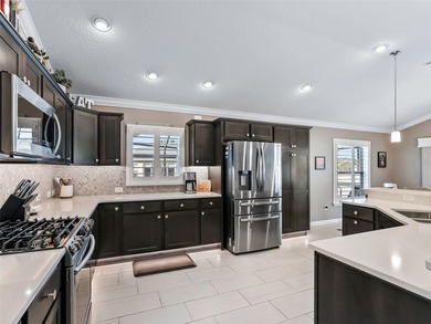 FABULOUS POOL HOME! - Stunning, meticulously maintained 3/3 on Pennbrooke Fairways in Florida - for sale on GolfHomes.com, golf home, golf lot