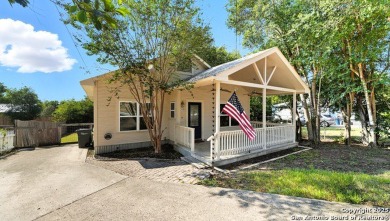 Charming 1920s bungalow in the heart of New Braunfels! This 2 on Landa Park Golf Course in Texas - for sale on GolfHomes.com, golf home, golf lot