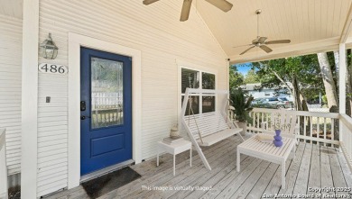 Charming 1920s bungalow in the heart of New Braunfels! This 2 on Landa Park Golf Course in Texas - for sale on GolfHomes.com, golf home, golf lot