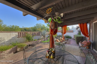 As you enter from the front courtyard of this meticulous 2 on Country Club of Green Valley in Arizona - for sale on GolfHomes.com, golf home, golf lot