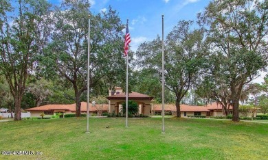 Well maintained 3 bedroom, 2 & 1/2 bath townhome located in the on Julington Creek Golf Club in Florida - for sale on GolfHomes.com, golf home, golf lot