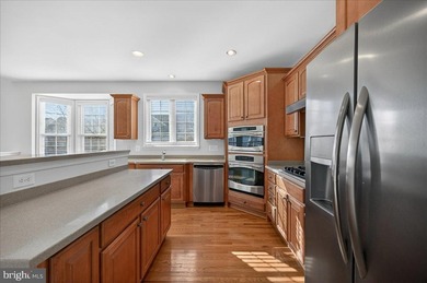 New Carpet and Paint! Newer Roof and hot water heater! Step into on Heritage Hunt Golf and Country Club in Virginia - for sale on GolfHomes.com, golf home, golf lot