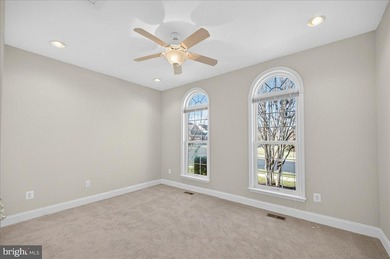 New Carpet and Paint! Newer Roof and hot water heater! Step into on Heritage Hunt Golf and Country Club in Virginia - for sale on GolfHomes.com, golf home, golf lot