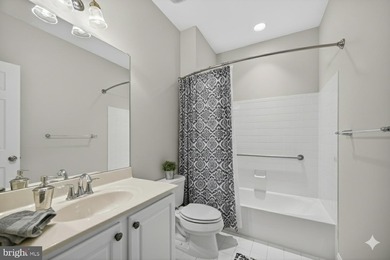 New Carpet and Paint! Newer Roof and hot water heater! Step into on Heritage Hunt Golf and Country Club in Virginia - for sale on GolfHomes.com, golf home, golf lot