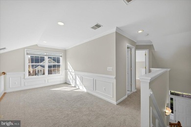 New Carpet and Paint! Newer Roof and hot water heater! Step into on Heritage Hunt Golf and Country Club in Virginia - for sale on GolfHomes.com, golf home, golf lot