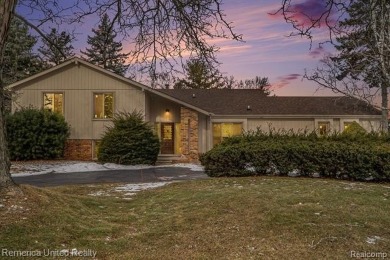 Beautiful family home with big bedrooms and Bloomfield Hills on Wabeek Country Club in Michigan - for sale on GolfHomes.com, golf home, golf lot