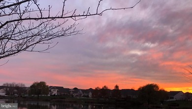New Carpet and Paint! Newer Roof and hot water heater! Step into on Heritage Hunt Golf and Country Club in Virginia - for sale on GolfHomes.com, golf home, golf lot