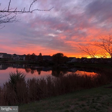 New Carpet and Paint! Newer Roof and hot water heater! Step into on Heritage Hunt Golf and Country Club in Virginia - for sale on GolfHomes.com, golf home, golf lot