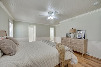 MOTIVATED SELLER!!! 3 BEDROOM, 2 BATH WITH A BEAUTIFUL POOL - on Hillsboro Country Club in Texas - for sale on GolfHomes.com, golf home, golf lot