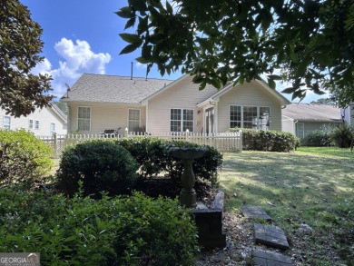 Welcome to this beautifully maintained 3-bedroom, 2-bathroom on Braelinn Golf Club in Georgia - for sale on GolfHomes.com, golf home, golf lot