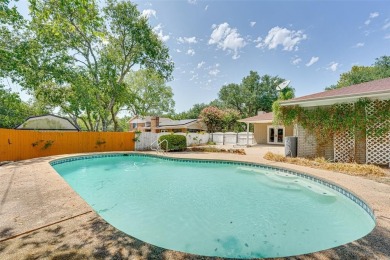 MOTIVATED SELLER!!! 3 BEDROOM, 2 BATH WITH A BEAUTIFUL POOL - on Hillsboro Country Club in Texas - for sale on GolfHomes.com, golf home, golf lot