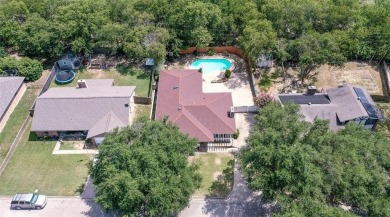 MOTIVATED SELLER!!! 3 BEDROOM, 2 BATH WITH A BEAUTIFUL POOL - on Hillsboro Country Club in Texas - for sale on GolfHomes.com, golf home, golf lot