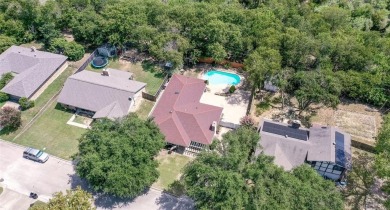 MOTIVATED SELLER!!! 3 BEDROOM, 2 BATH WITH A BEAUTIFUL POOL - on Hillsboro Country Club in Texas - for sale on GolfHomes.com, golf home, golf lot