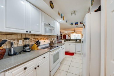 Spacious 2-bedroom 2 bath condo with open floor plan is perfect on Harbour Village Golf and Yacht Club in Florida - for sale on GolfHomes.com, golf home, golf lot