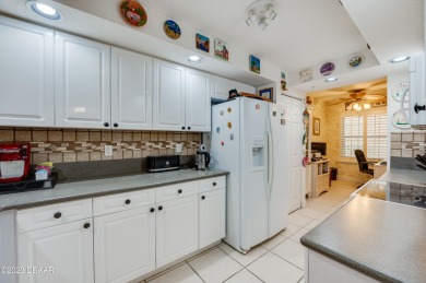 Spacious 2-bedroom 2 bath condo with open floor plan is perfect on Harbour Village Golf and Yacht Club in Florida - for sale on GolfHomes.com, golf home, golf lot