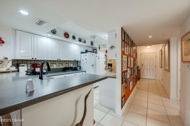 Spacious 2-bedroom 2 bath condo with open floor plan is perfect on Harbour Village Golf and Yacht Club in Florida - for sale on GolfHomes.com, golf home, golf lot