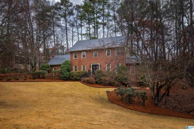 This beautiful Riverchase home has been well taken care of & is on Riverchase Country Club in Alabama - for sale on GolfHomes.com, golf home, golf lot