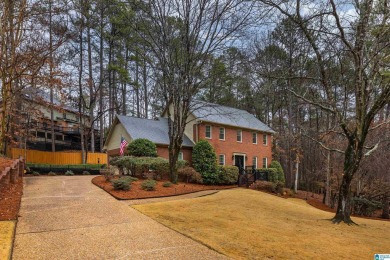 This beautiful Riverchase home has been well taken care of & is on Riverchase Country Club in Alabama - for sale on GolfHomes.com, golf home, golf lot