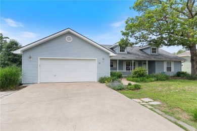 This immaculate 3 bed, 2 bath, 1,570 sq ft ranch-style home sits on Holiday Island Golf Course in Arkansas - for sale on GolfHomes.com, golf home, golf lot
