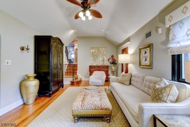 Charming 3BR/2BA Home in Packanack Lake on a gorgeous, large on Packanack Golf Club in New Jersey - for sale on GolfHomes.com, golf home, golf lot