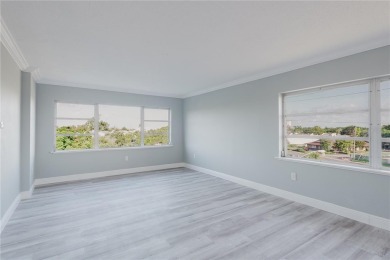 BEAUTIFULL REMODELED 2 BEDROOM 2 BATH CONDO - Enter through the on Seminole Lake Country Club in Florida - for sale on GolfHomes.com, golf home, golf lot