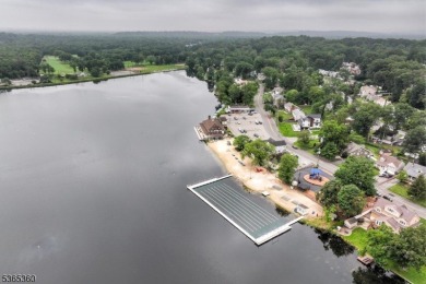 Charming 3BR/2BA Home in Packanack Lake on a gorgeous, large on Packanack Golf Club in New Jersey - for sale on GolfHomes.com, golf home, golf lot
