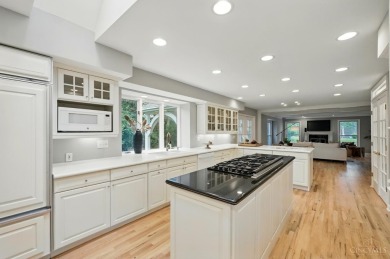 Elegant Living, move-in ready and updated home, with open floor on Blue Ash Golf Course in Ohio - for sale on GolfHomes.com, golf home, golf lot