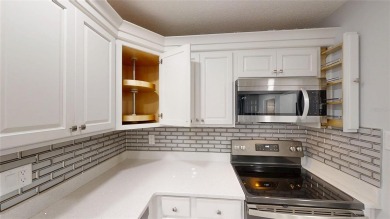 Spacious 2/2 Montgomery Model Villa with 2-Car Garage in on On Top of the World Golf Course in Florida - for sale on GolfHomes.com, golf home, golf lot