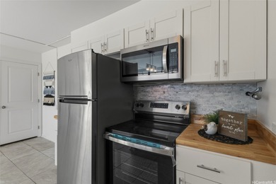 Urban edge-style penthouse living with a metro-chic feel. This on Ala Wai Golf Course in Hawaii - for sale on GolfHomes.com, golf home, golf lot