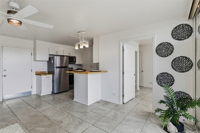 Urban edge-style penthouse living with a metro-chic feel. This on Ala Wai Golf Course in Hawaii - for sale on GolfHomes.com, golf home, golf lot