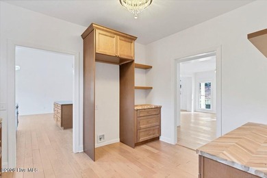 Custom estate home in Pinewild Country Club, perfectly situated on Pinewild Country Club of Pinehurst in North Carolina - for sale on GolfHomes.com, golf home, golf lot