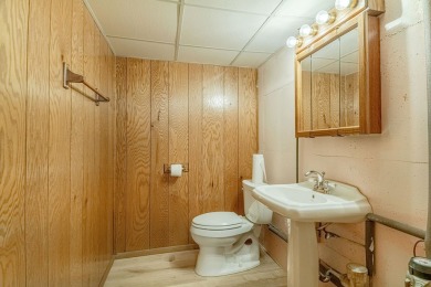Ideal ranch home in East Madison's Linda Vista neighborhood on Monona Golf Course in Wisconsin - for sale on GolfHomes.com, golf home, golf lot