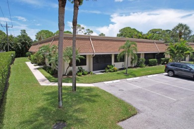 Beautifully renovated villa in the heart of Jupiter!  One level on The Golf Club of Jupiter in Florida - for sale on GolfHomes.com, golf home, golf lot