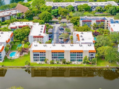 Welcome to tranquil 55+ living in Inverrary! This charming on Inverrary Country Club in Florida - for sale on GolfHomes.com, golf home, golf lot