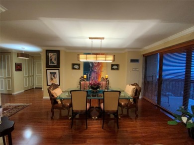 Long, wide and dramatic living room, formal dining room, gourmet on Towers Country Club in New York - for sale on GolfHomes.com, golf home, golf lot