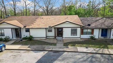 Updated townhouse near biking trails! This 2 bedroom, 1 1/2 bath on Bella Vista - Metfield Golf Complex and Country Club in Arkansas - for sale on GolfHomes.com, golf home, golf lot