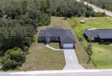 Beautiful New Construction in Sun 'N Lake - 4 Bedrooms, 3 Baths on Sun n Lake Golf and Country Club in Florida - for sale on GolfHomes.com, golf home, golf lot