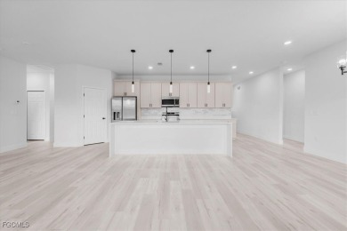 Beautiful New Construction in Sun 'N Lake - 4 Bedrooms, 3 Baths on Sun n Lake Golf and Country Club in Florida - for sale on GolfHomes.com, golf home, golf lot