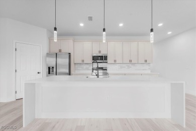 Beautiful New Construction in Sun 'N Lake - 4 Bedrooms, 3 Baths on Sun n Lake Golf and Country Club in Florida - for sale on GolfHomes.com, golf home, golf lot