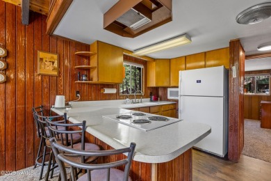 Charming cabin perfect as a secondary home or rental income on Pinewood Country Club in Arizona - for sale on GolfHomes.com, golf home, golf lot