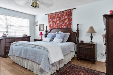 Spacious and rarely available corner unit , 3 bedroom, 2 on Sunrise Lakes Phase IV Golf Course in Florida - for sale on GolfHomes.com, golf home, golf lot