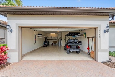 PREMIUM GOLF COURSE & WATER VIEW -- This beautiful home offers on Panther Run Golf Club in Florida - for sale on GolfHomes.com, golf home, golf lot